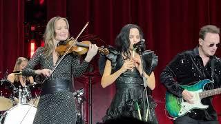 [2024-11-08] The Corrs - "Toss The Feathers" live at The SSE Arena, Belfast