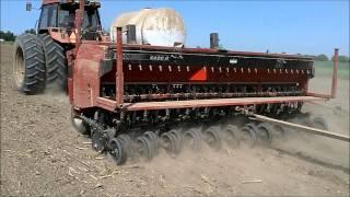 Planting soybeans June 3 2011 Devitt Farms