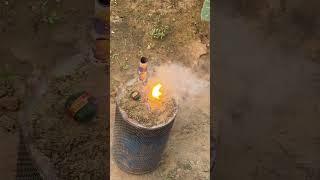 bijli bomb vs sutli bomb #fireworks #dewalispecial #creker  #bomb #pataka #happydiwali #ytshorts