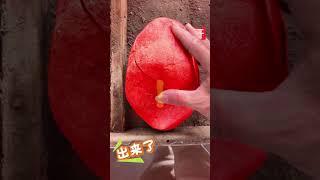 大叔河边挖出一块“红玉”带回家偷偷切开，直接当场晕倒 #翡翠手鐲 #jade #古玉收藏 #缅甸翡翠 #缅甸翡翠市场 #天然缅甸翡翠 #翡翠直播中 #翡翠吊坠 #jewelry #翡翠價格