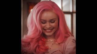 Love that hello kitty vibes // #vhsrichxedd #bridget #descendants #theriseofred #thequeenofhearts