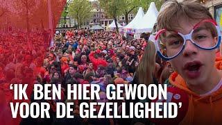 Zo vierde Amsterdam Koningsdag 2024: stad vol feestgangers