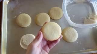 How to Frost A Round Sugar Cookie