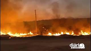 Equipe da TV Diário do Sertão flagra incêndio de grande proporção entre Marizópolis e Cajazeiras