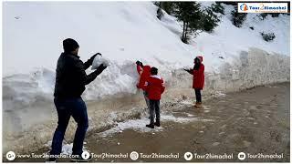 Enjoying Snow || Kufri Hills Shimla || @tour2himachal