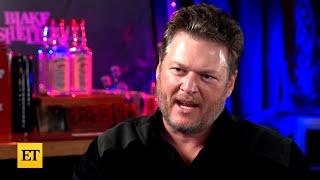 Blake Shelton interviewed for ET by Cassie DiLaura, Februari 2023