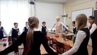 Pass the clap around the classroom: vocabulary game