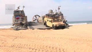 Assault Amphibious Vehicle & LCAC Air-cushion Vehicle Amphibious Landing