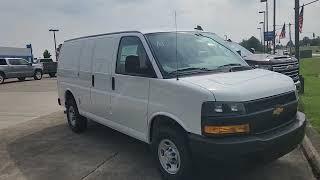 2024 Chevrolet Express 2500 Cargo Van Walk Around