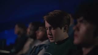 Narlie pt 100: Nick and Charlie hold hands at the movies (Heartstopper 1x07)