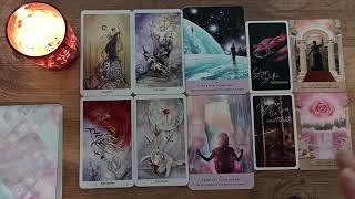 Tam Şu Anda Neler Hissediyor? Tarot