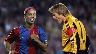 THE DAY RONALDINHO GAÚCHO DESTROYED BAYERN MUNICH SCORING A AMAZING FREE KICK GOAL IN OLIVER KAHN