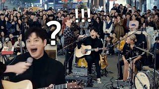 A Singer Gets Big Surprise When The Guitarist is Suddenly Forced to Sing [ENG SUB]