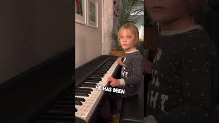 This little boy learned the piano by himself 