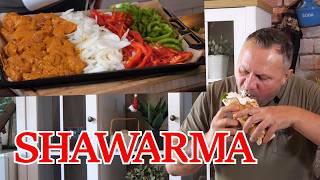 TEGO NIE KUPISZ W KEBABOWNI ! Shawarma czyli zawijaniec z warzywami i jakimś mięsem / Oddaszfartucha