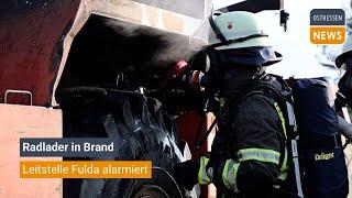 FLIEDEN: Radlader in Brand