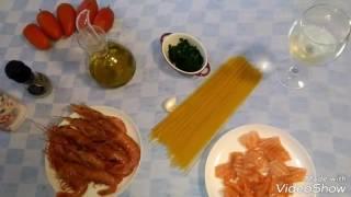 Spaghetti con gamberoni e salmone