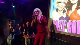 13.10.2016 Travesti Crazy Goddess v clubu Friends (Vlasta Wild-Its a Heartache)