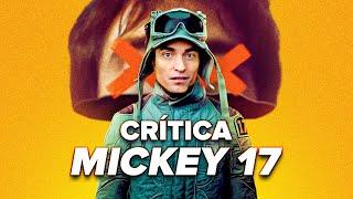 MICKEY 17: Um Sci-Fi Óbvio Demais? | Crítica