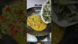 一定要山珍海味吗？可是这盘青椒肉沫烩豇豆也很香呀！ #贵州家常菜#下饭菜#又到了吃豆角的季节#应季蔬菜 #农村生活