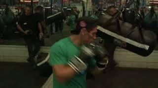 boxing star Marcelino Lopez killing the heavy bag EsNews Boxing