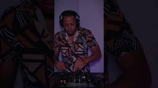 Cuando el Dj pone la musica, ella Baila como nunca..te gusta?