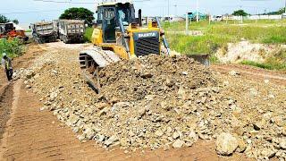 Wonderful Strong SHANTUI DH17c2 Dozer pushing rock, sand with Heavy Dump Trucks filling new project