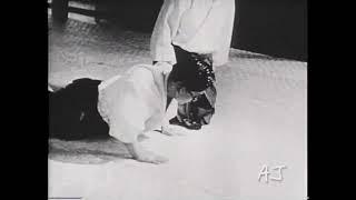 Aikido - O-Sensei Morihei Ueshiba - suwari waza ikkyo