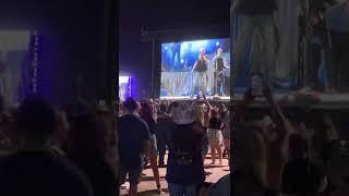 Carrie Underwood had surprise guest last night! #Stagecoach #carrieunderwood #AxlRose