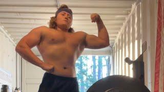 575lb DEADLIFT AT 18 years of age