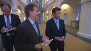 Balkenende ontvangt reuze glossy krant "Wij geloven' kort