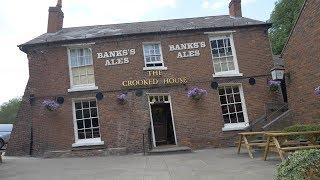 Crooked Pub Looks As Drunk As Its Customers