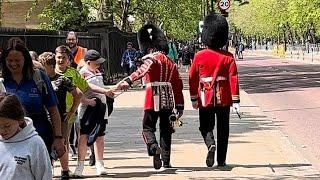 King’s Guard surprises a Stranger with a High-Five!