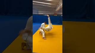 WATCH THIS POWERFUL DROP KNEE TAI OTOSHI  #judo #judoka #judotraining #shortvideo #shorts