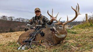 Giant Buck at 15 Yards! I Can't Believe This Actually Happened!