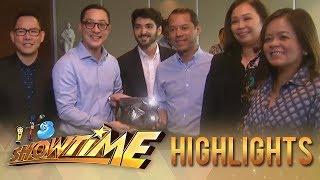 It's Showtime: ABS-CBN Entertainment YouTube channel receives the Diamond Creator Award