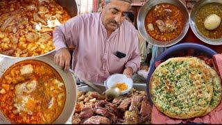 Lahore's BEST BONG PAYE for last 40 YEARS || Under Shalamar Bridge || Bone Marrow || Heera Bong Paye