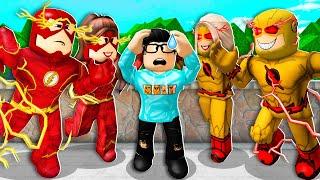 FLASH Family VS REVERSE Flash Family! (Roblox)