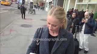 Paula Malcomson signs autographs for TopPix