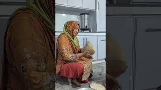 How to making tandoori roti. . . .  How to make roti #shortsfeed #shortsbeta #viralshorts