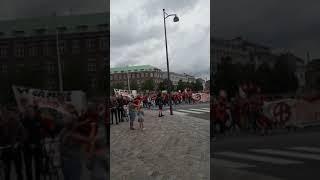 Nordjyderne ankommer. Medlemmer af Dansk Sygeplejeråd strejker ligeløn nu