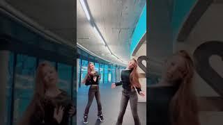 Bling bling bling #dancechallenge #twins #fashiontwins #shortvideo