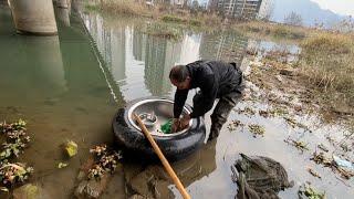 60岁老头在河里抓鱼卖，浪哥想买，河里水有污染能吃吗