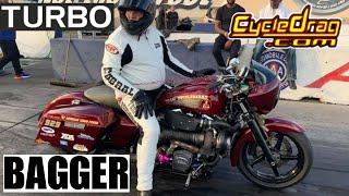 BAGGER INSANITY! CRASHES, WHEELIES, HOLESHOTS AND TURBOS AS FASTEST HARLEY DAVIDSONS GRUDGE RACE!