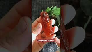 翡翠 珠寶直播 ：花了好幾十個小時做出的一款紅色“一鳴驚人”玉蟬吊墜，大家快來瞧瞧喜不喜歡呀？ #翡翠直播 #翡翠 #珠宝 #珠寶 #翡翠珠寶 #Shorts