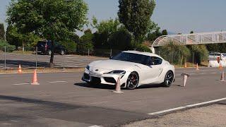 Toyota GR Supra 2019 - Maniobra de esquiva (moose test) y eslalon | km77.com