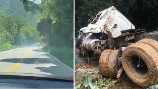 Caminhoneiro pula de cabine após carreta ficar sem freios na Serra Dona Francisca