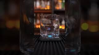 手切冰块金字塔，只要一块冰，就可以实现3D全息投影！Amazing Bartender Skill - Cocktails Skill