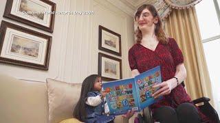 Tallest and Shortest Women Meet to Celebrate World Records