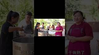 霞姐用100只土鸡给救援人员炖肉吃！ #food #xinjiangcuisine #cooking